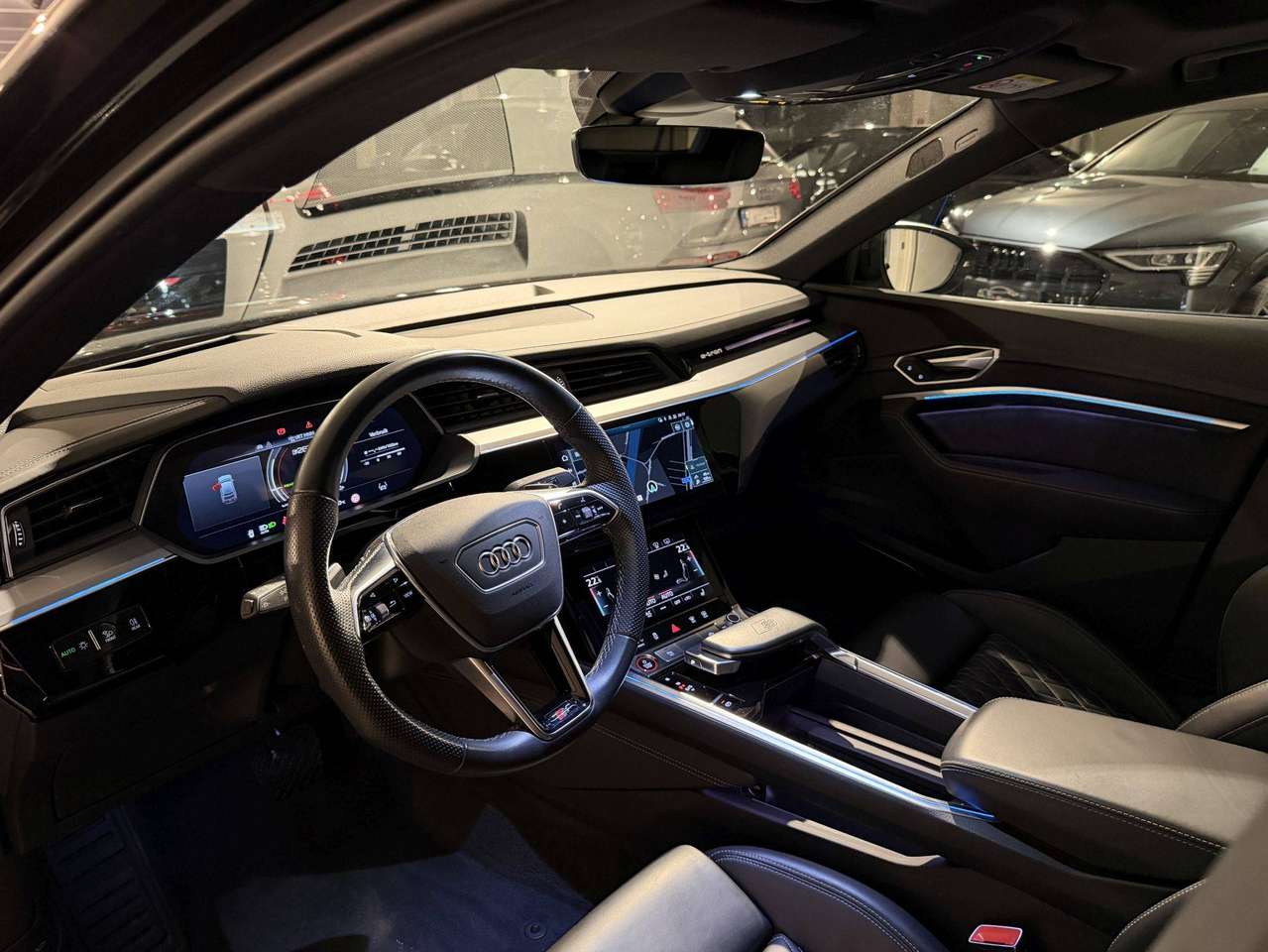 Audi SQ8 e-tron SOLD BIJ GARAGE VRIENS YVES BV!!!! — foto 8 van 25