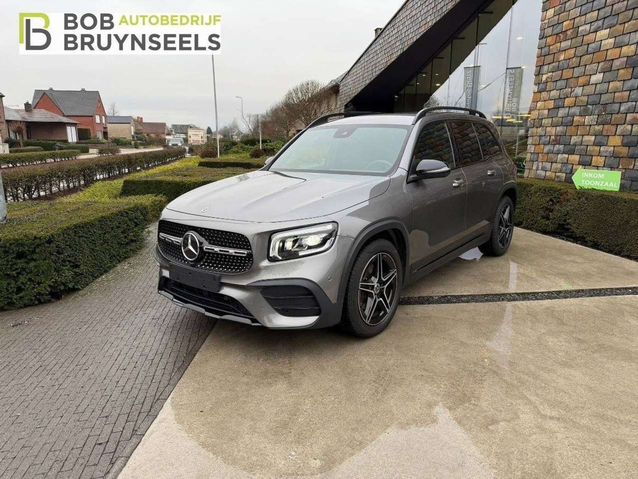 Mercedes-Benz GLB 180 AMG Line | Nightpakket | Trekhaak | Sfeerverlichting | Verstelbare achterbank