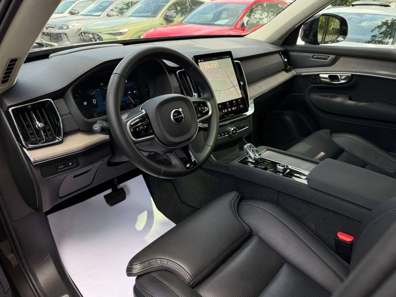 Volvo XC90 T8 ULTRA DARK MASSAGE GEKOELDE ZETELS PANO HARMAN KARDON — foto 4 van 22