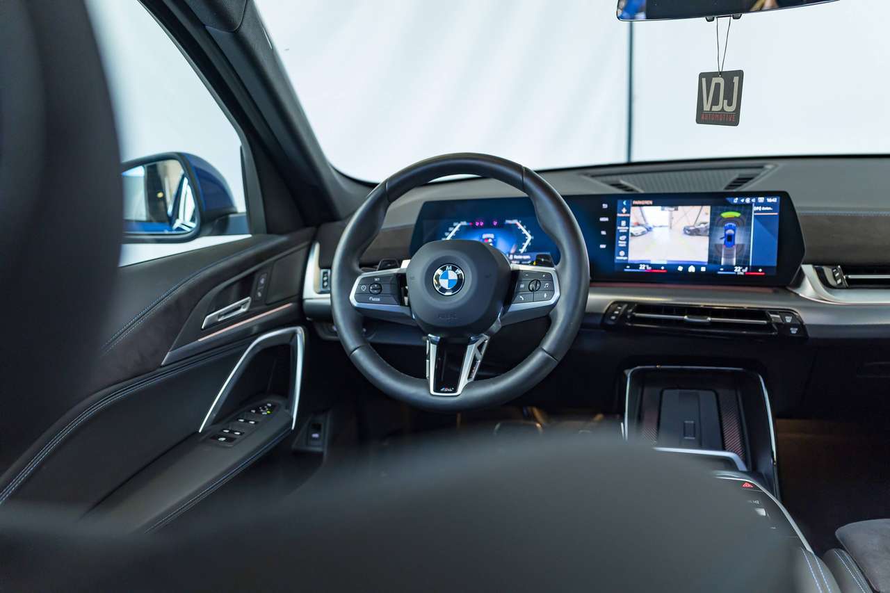 BMW X1 sDrive18i|M-SPORT|PANO|KEYLESS|ADAPTIVE LED|CAMERA|STOELVER.|CC|LA|GARANTIE| — foto 17 van 25