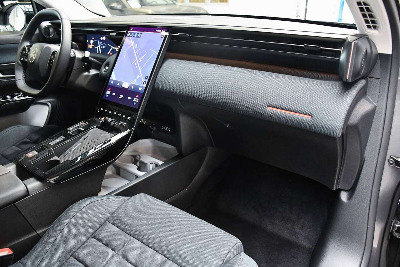 Citroen C5 Aircross C5 Aircross 1.2 PureTech MHEV Plus ë-DSC6 - NAVIGATIE / CAMERA / SMARTLINK / ACC / PDC — foto 7 van 20