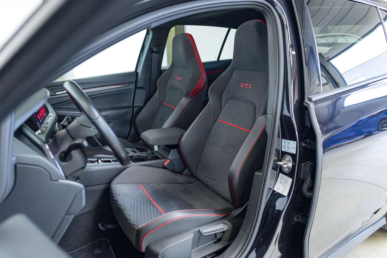 Volkswagen Golf GTI 45Y-EDITION|CLUBSPORT|AKRAPOVIC|PANO|IQLIGHTS|ALCANTARA|KEYLESS|GARANTIE — foto 24 van 25