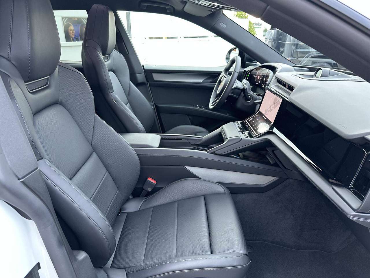 Porsche Cayenne ELECTRIC Trekhaak Pano Dak 22" Sport Design Pack Achterasbesturing — foto 19 van 19
