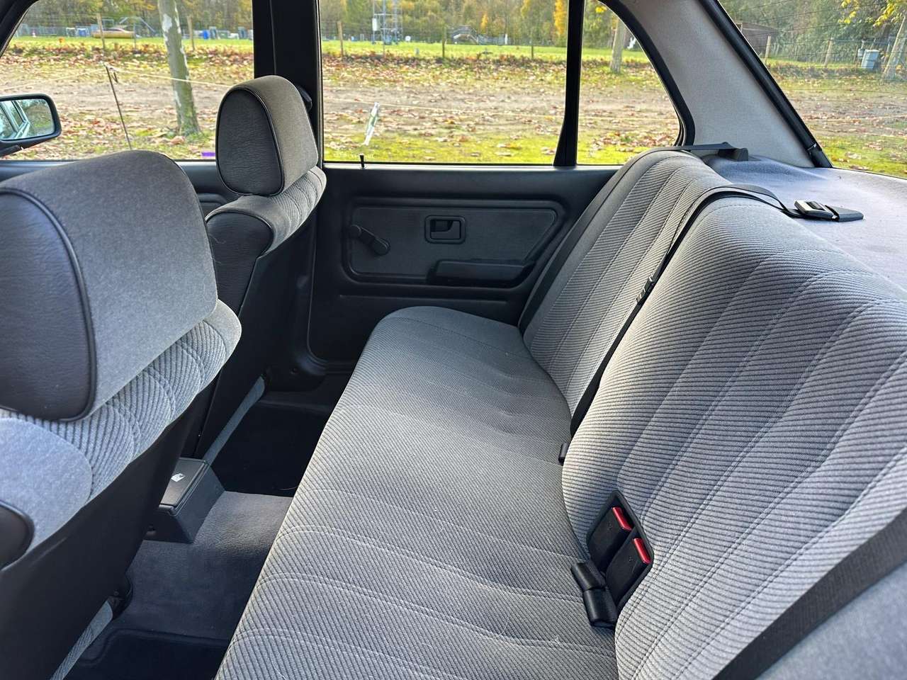 BMW 320 e30 — foto 7 van 14
