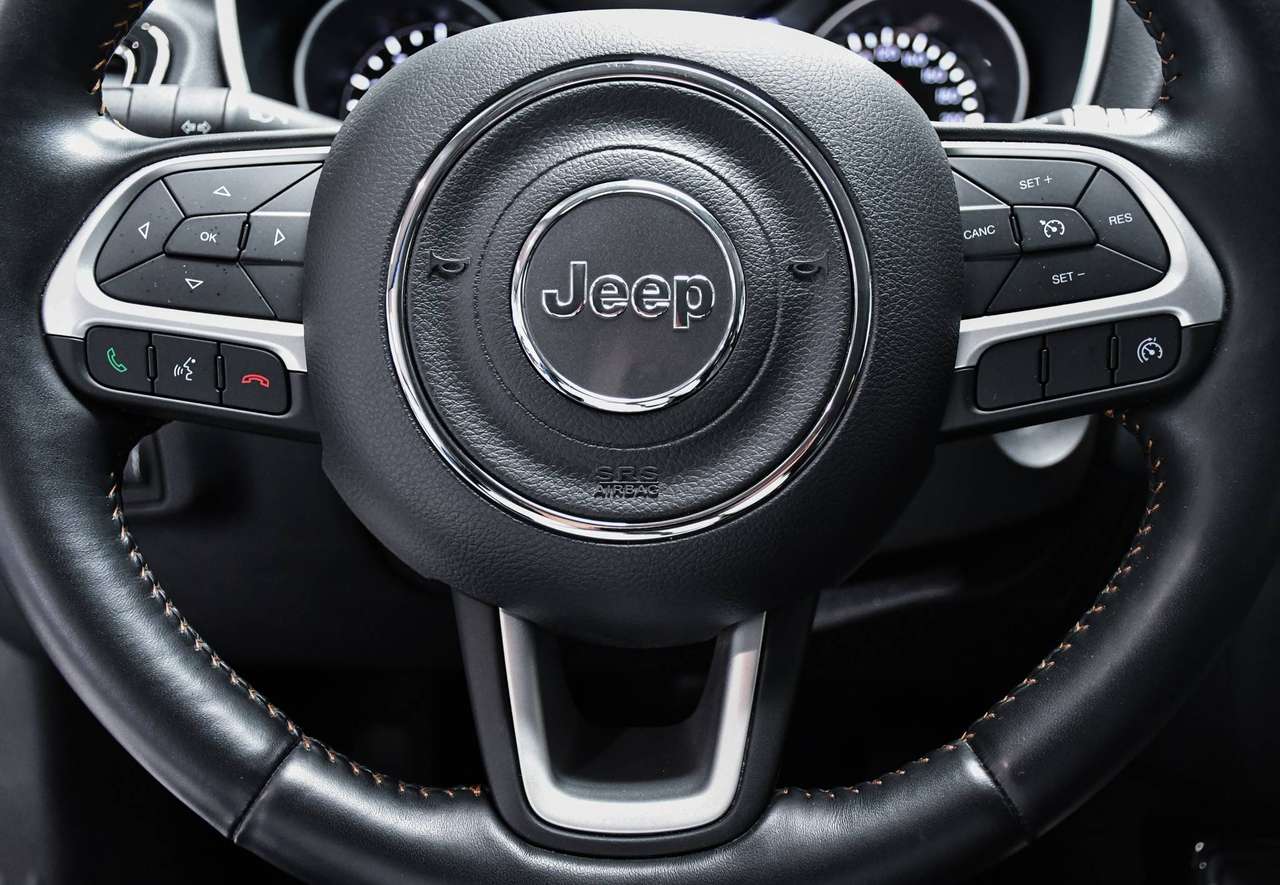 Jeep Compass Compass 1.3 Turbo 4x2 Limited DDCT - NAVI / PANO / BLIS / SMARTLINK — foto 16 van 18
