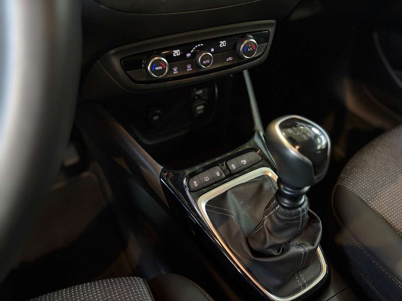 Opel Crossland 1.2 PureTech Elegance Business — foto 8 van 16