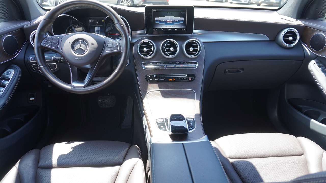 Mercedes-Benz GLC 250 D Coupé 4-Matic AMG Distronic Leder 20" FULL !!! — foto 13 van 18