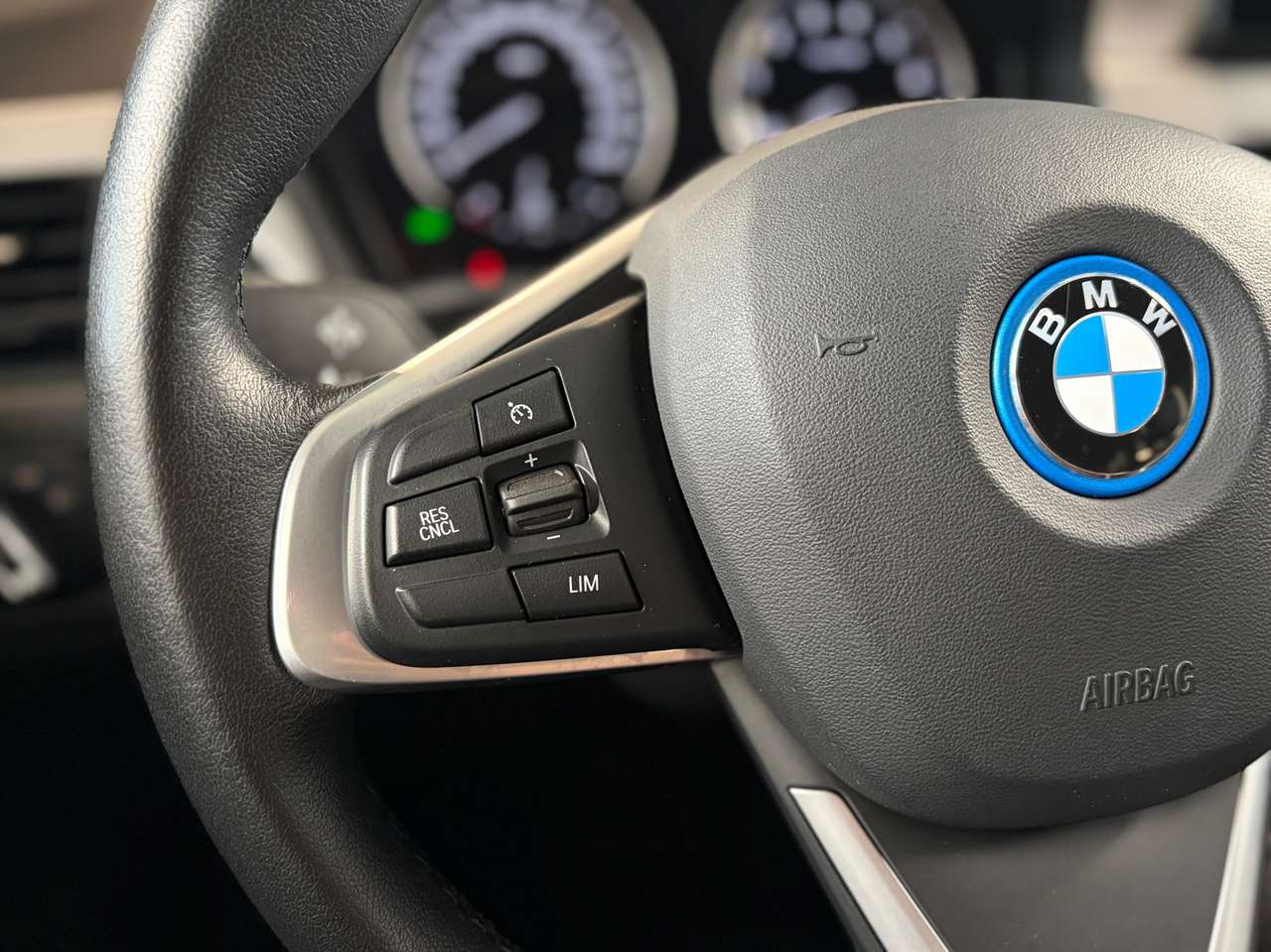 BMW X1 xDrive25e | Head-up Display | Cruise Control | DAB — foto 17 van 19