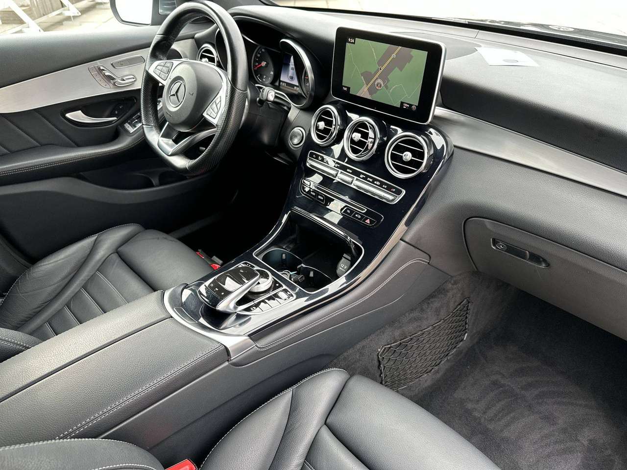 Mercedes-Benz GLC 250 GLC Coupé 250 4-Matic (EU6.2)AMG Pakket Comand Navi 20" multispaaks AMG velgen — foto 14 van 18
