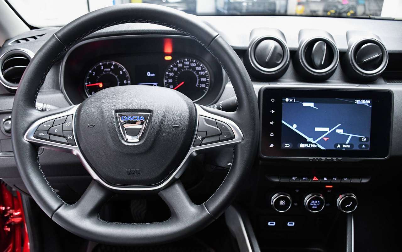 Dacia Duster Duster 1.3 TCe Comfort - NAVIGATIE / CAMERA / SMARTLINK / PDC / BLIS / CC — foto 15 van 18
