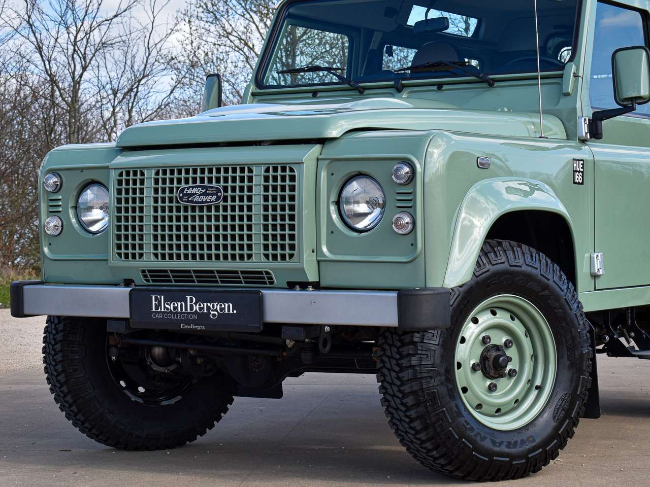 Land Rover Defender 90 / 2.2 TD4 / "Heritage Edition" — foto 2 van 24