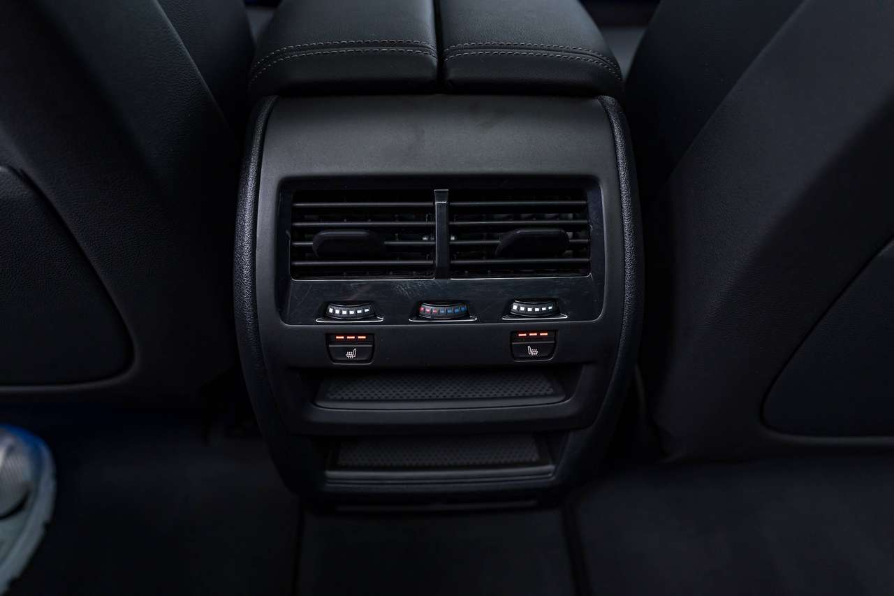 BMW X5 xDrive45e|M-SPORT|PANO|DISPLAY-KEY|HEAD-UP|ZETELVERW.|SFEERVERL.|ACC|LA|KEYLESS|GARANTIE — foto 16 van 25