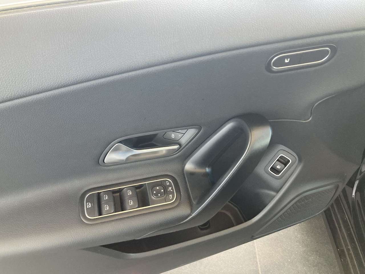 Mercedes-Benz CLA 250 250e PLUG-IN HYBRID AUTOMAAT 45000KM !!! — foto 21 van 22