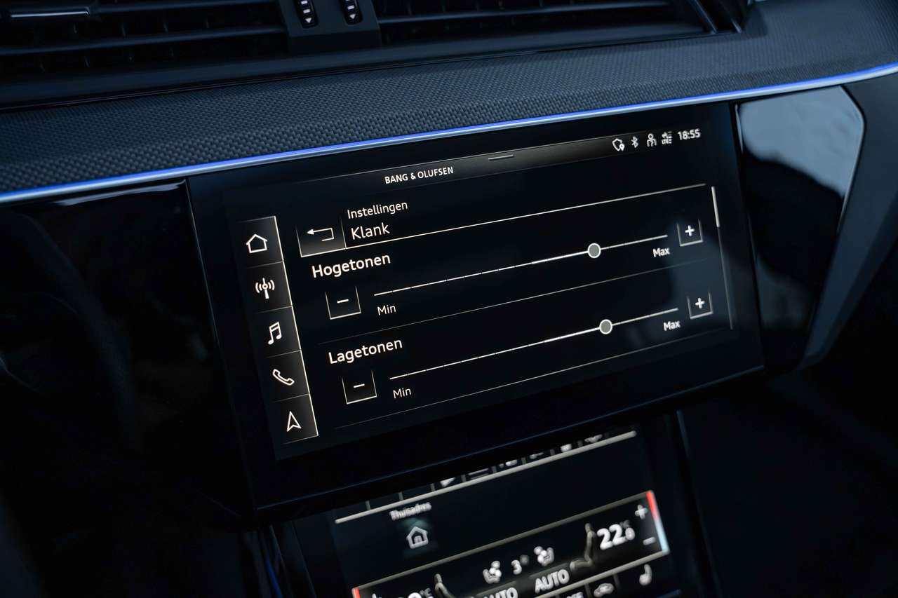 Audi e-tron 55 Quattro S-LINE/MATRIX//BLACKEDITION/94%SOH/PANO/NACHTZICHT/B&O/HUD/360° — foto 24 van 25