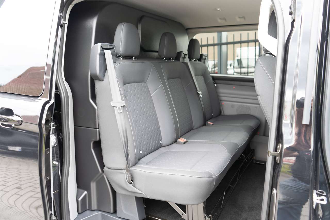 Ford Transit Custom 2.0TDCi Limited L2 5pl. - Trekhaak / 360° camera - 5j Warranty - 42.000ex — foto 18 van 20