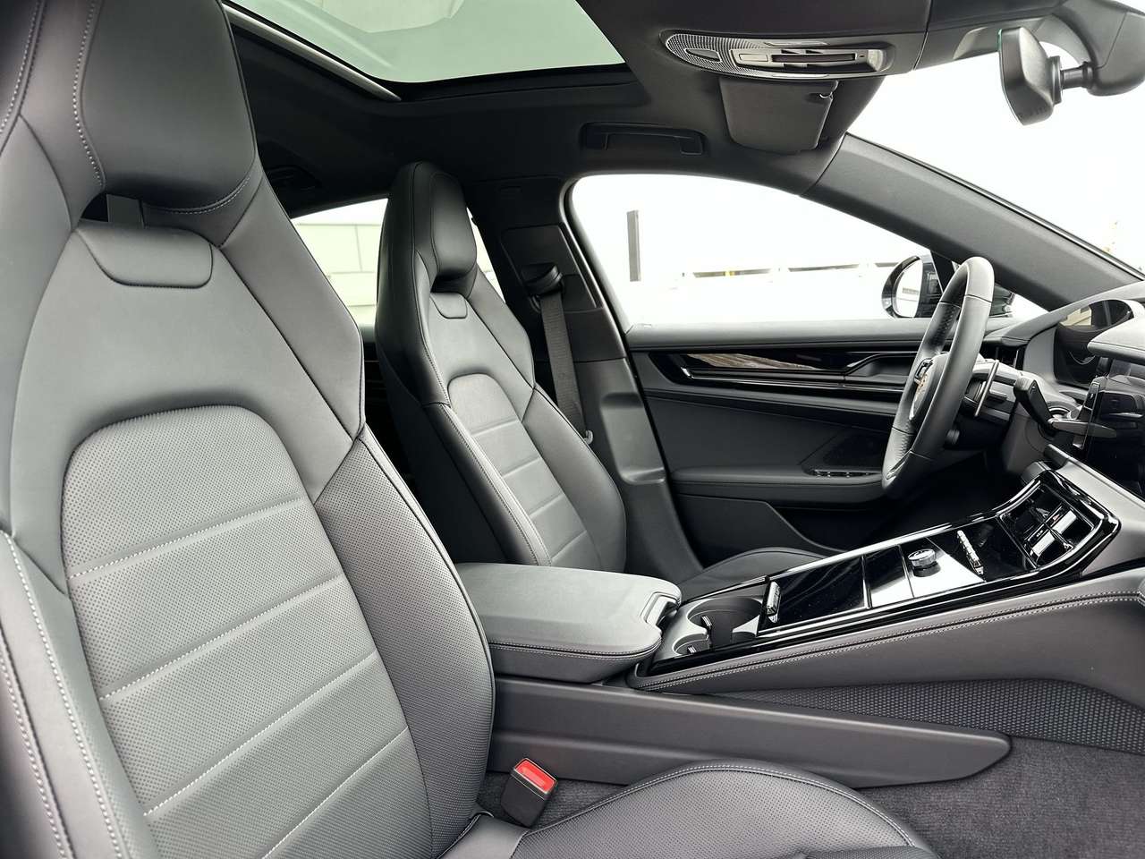 Porsche Panamera 4 E-Hybrid CATALOGUSPRIJS : 161.913 EURO!!! - 10%/FULL FULL!!PANODAK/BOSE/CRUISE CTR — foto 11 van 15