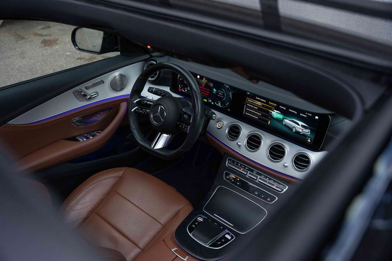 Mercedes-Benz E 300 de T AMG/PANO/MULTIBEAM/HUD/BURMESTER/NAPPA/360° — foto 11 van 25