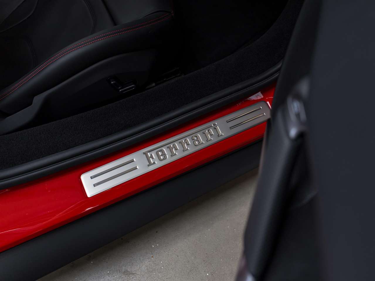 Ferrari 296 GTB FULL PPF|FREE FERRARI SERVICE UNTIL 2029|FRONT LIFT|CARBON STEERING WHEEL|CARBON DETAILS|CAMERA|ELECTRIC-SEATS|LA| — foto 15 van 25