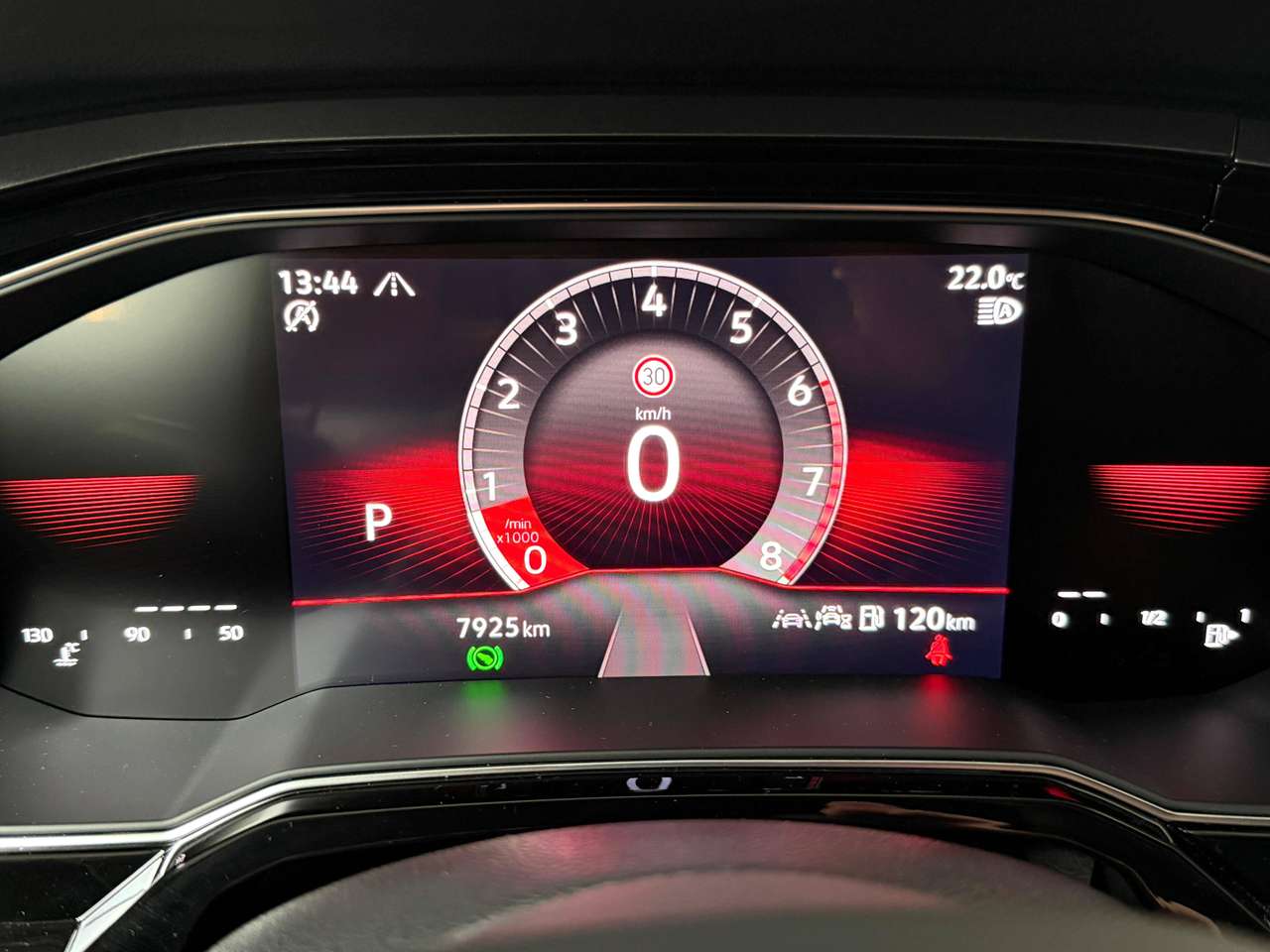 Volkswagen Polo GTI 2.0 TSI DSG LED*NAVI*DAB*CARPLAY*PDC*ACC*LIKENEW — foto 11 van 25