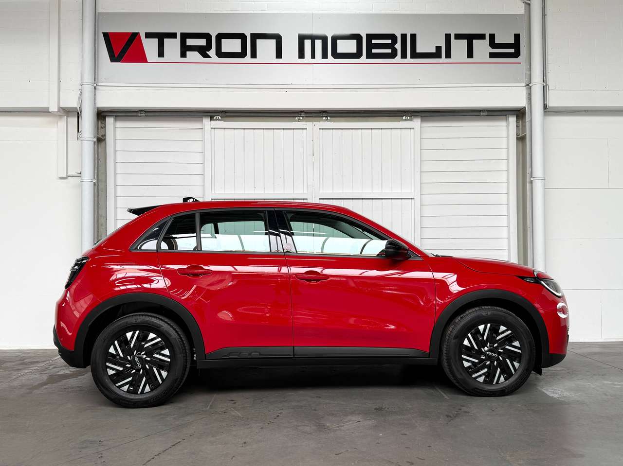 Fiat 600e e-600 54 kWh Red SOH 95% CARPLAY/ANDROID-AUTO*DAB*NAVI*CRUISE CONTROL*LANE ASSIST*PDC — foto 3 van 25