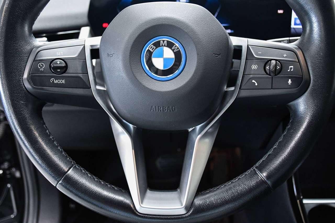BMW iX1 iX1 66.5 kWh xDrive30 - NAVIGATIE / CAMERA / SMARTLINK / LEDER / PDC / CC — foto 18 van 20