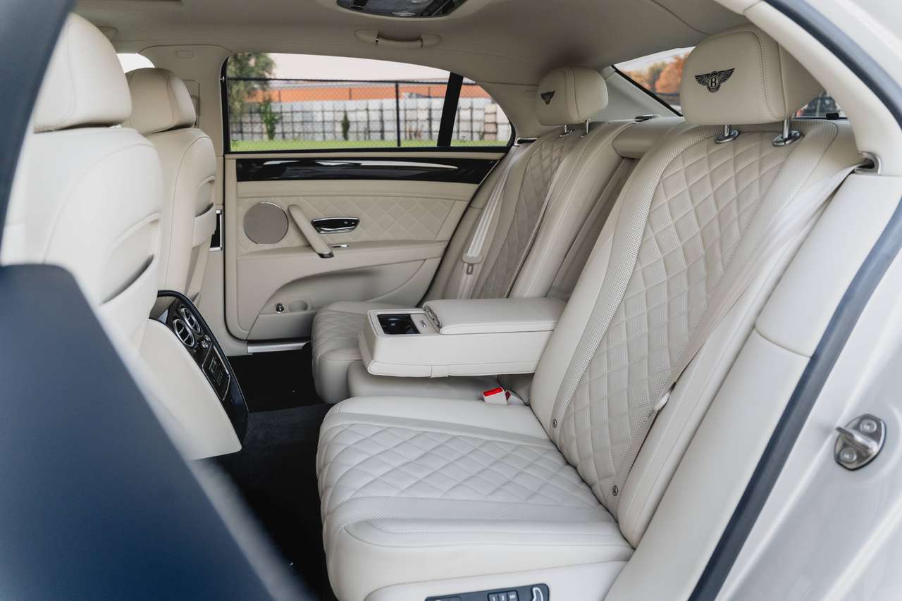 Bentley Flying Spur 4.0 V8 S - Mulliner Spec. - Bentley Historie — foto 22 van 25