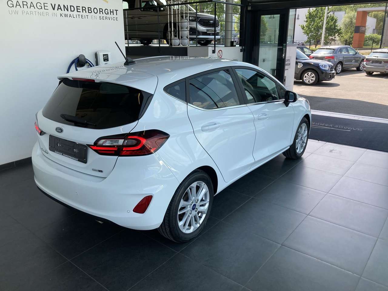 Ford Fiesta TITANIUM 125PK BENZINE   ADAPTIEVE CC — foto 4 van 22