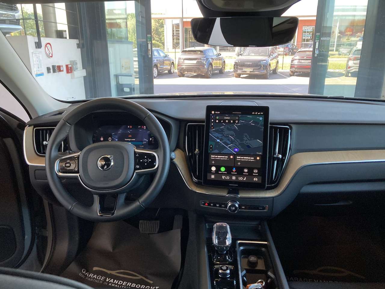 Volvo XC60 PLUS DARK T6 PHEV AWD AUTOMAAT PANO DAK 19000KM!!! — foto 13 van 22