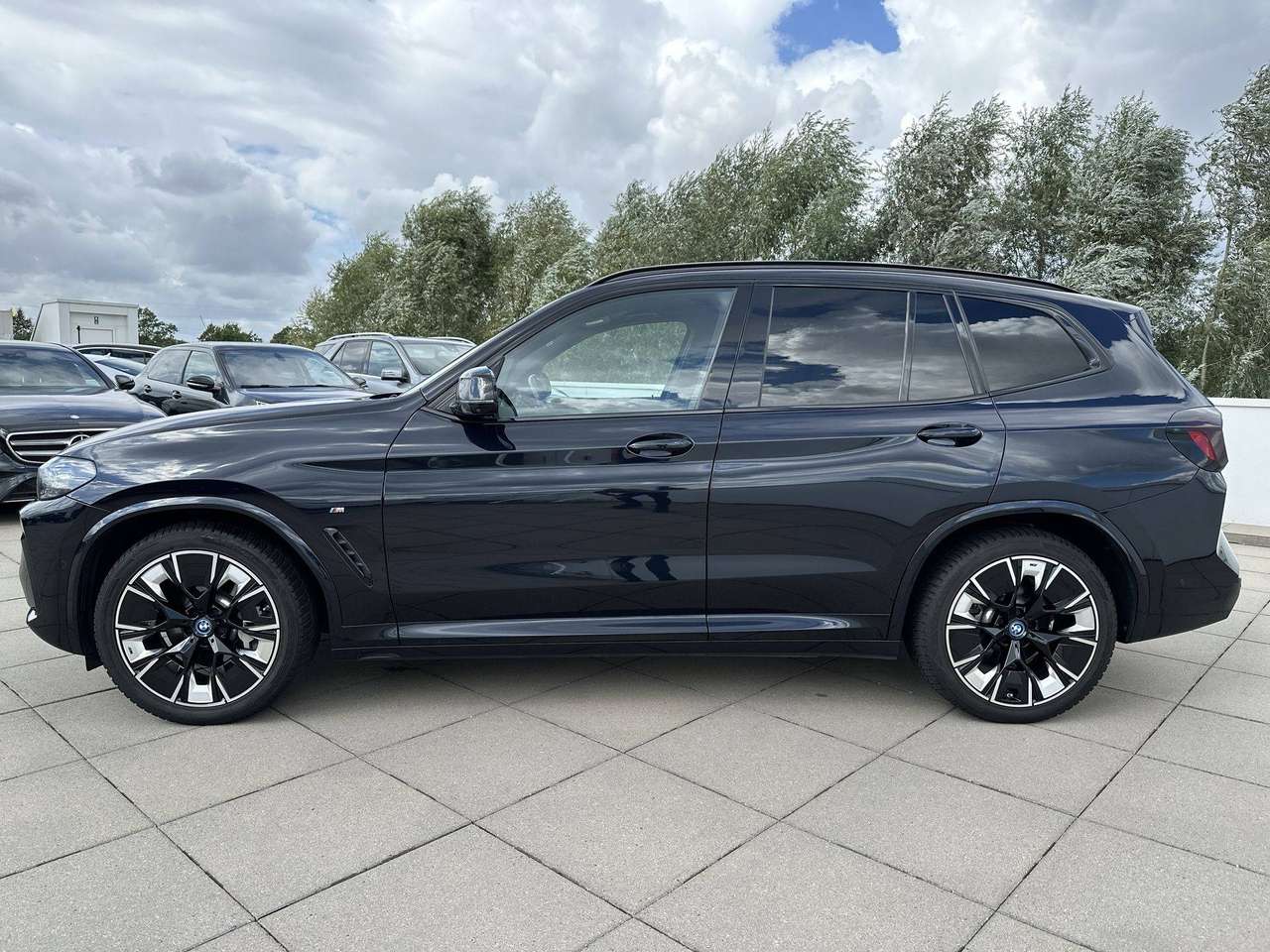 BMW iX3 iX3 80 kWh M-pakket Harman Kardon Driving Assist professional — foto 4 van 19