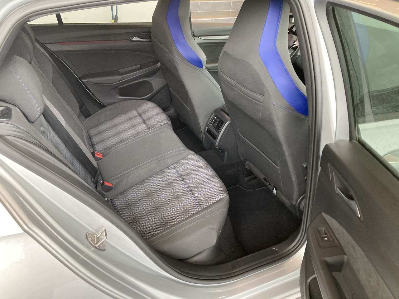 Volkswagen Golf GTE GTE PLUG-IN HYBRD AUTOMAAT+PANO DAK — foto 7 van 20