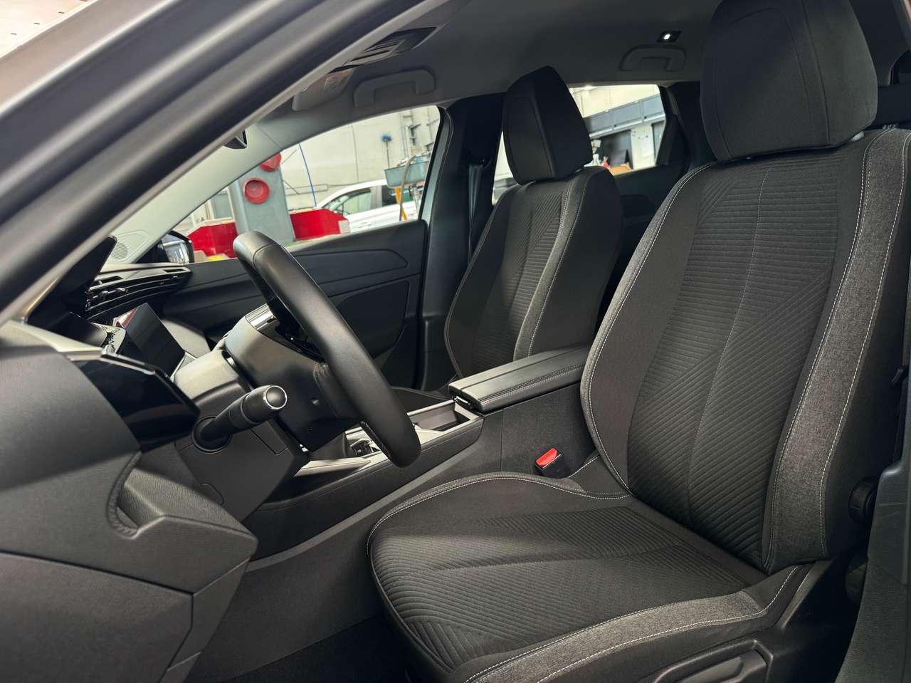 Peugeot 308 SW 1.2 PureTech Active Pack — foto 6 van 15