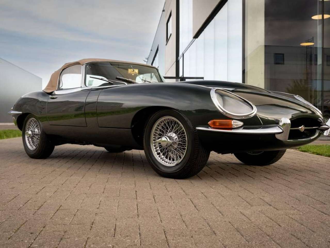 Jaguar E-Type 4.2 Cabrio — foto 14 van 25