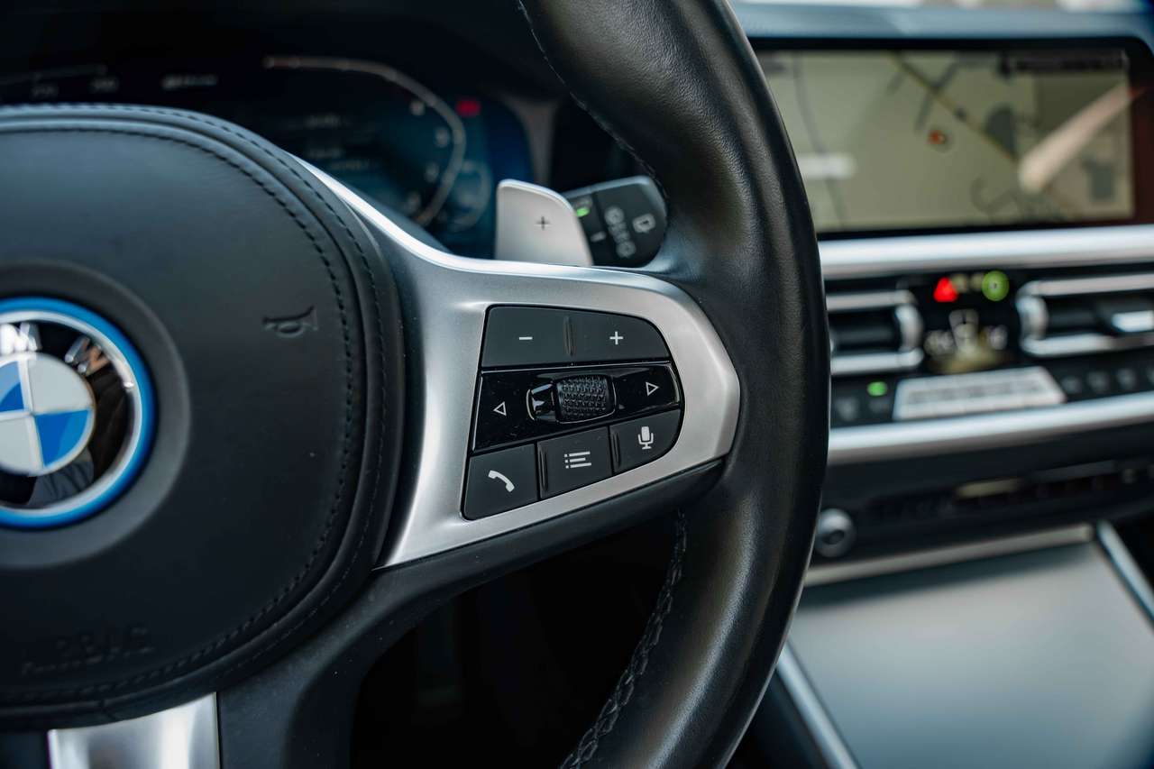 BMW 320 (2022) — foto 18