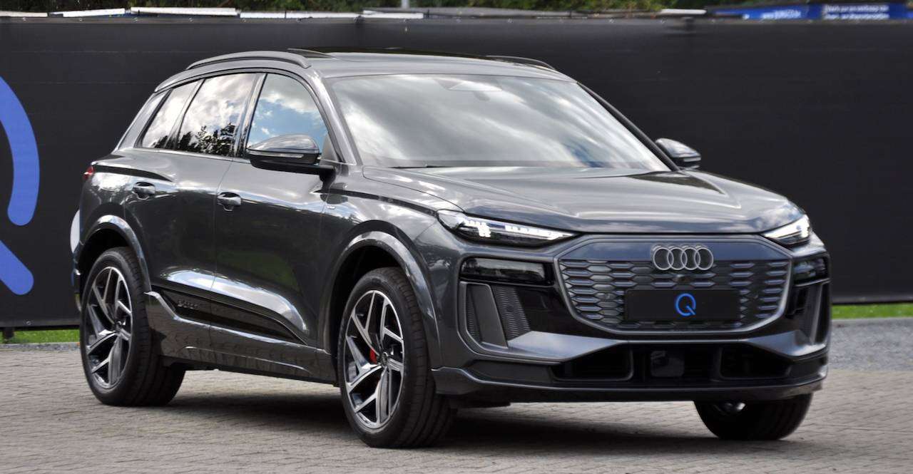 Audi Q6 e-tron 100 kWh PERFORMANCE S LINE EDITION TREKHAAK PANORAMA 360° CAM MEMORY SEATS