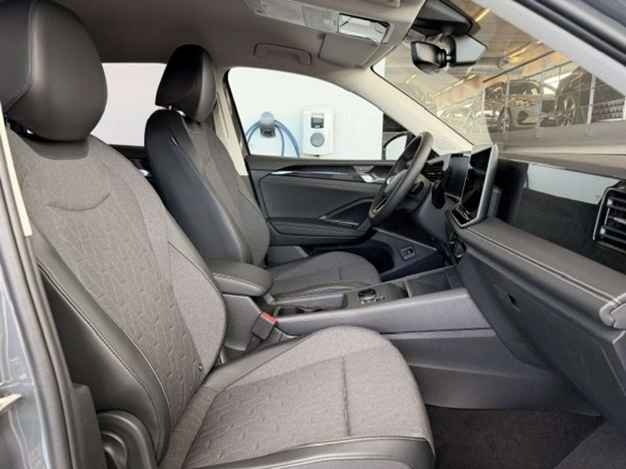 Volkswagen Tiguan LIFE EDITION HYBRIDE AUTOMAAT NIEUW 0 KM!!! — foto 11 van 25