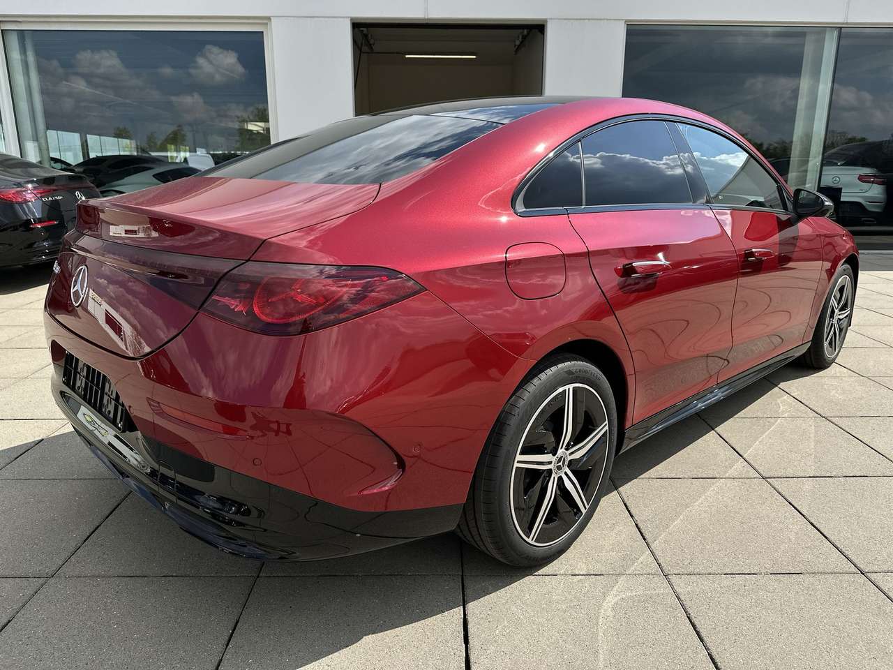 Mercedes-Benz CLA 250 + AMG LINE Electric — foto 7 van 19