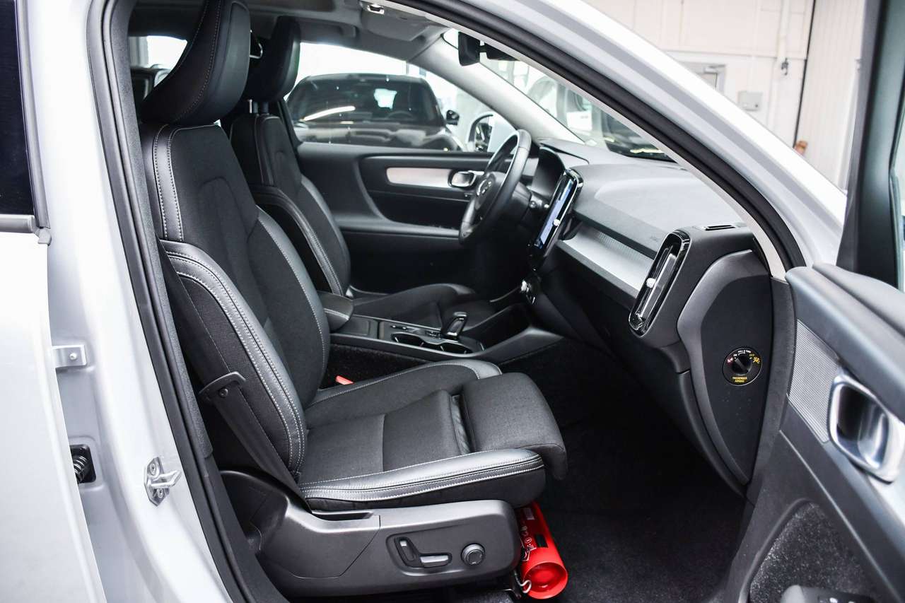 Volvo XC40 XC40 1.5 T3 Momentum Pro Geartronic - NAVIGATIE / TREKHAAK / OPEN PANO_DAK / CAMERA / SMARTLINK — foto 7 van 18