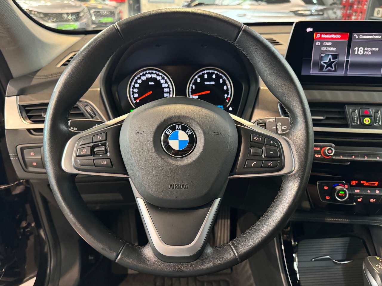 BMW X1 PHEV 1.5iA xDrive25e OPF — foto 18 van 19