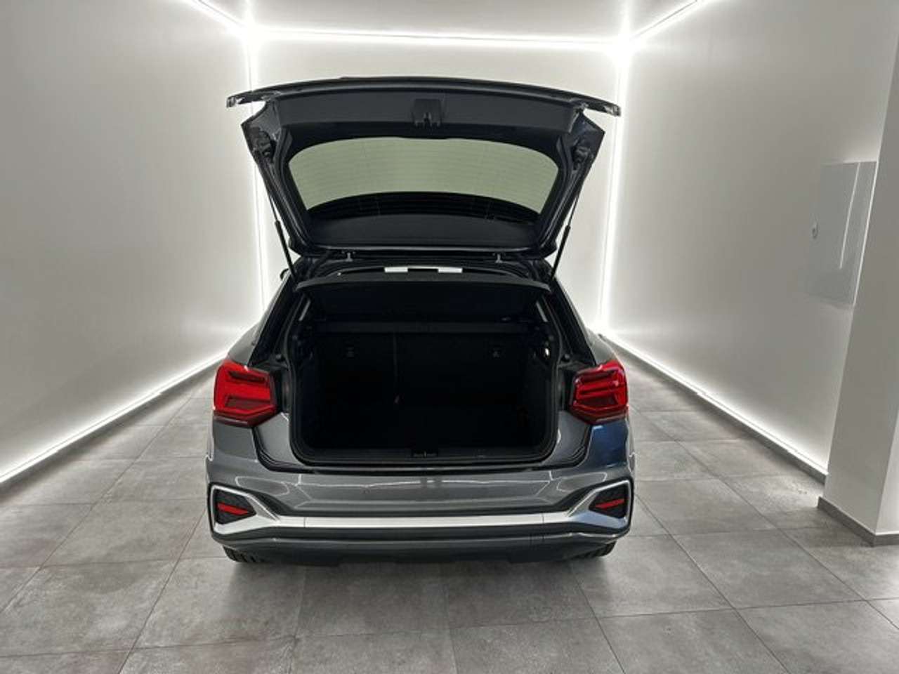 Audi Q2 S-LINE BENZINE AUTOMAAT 21000KM!!!!! — foto 4 van 17