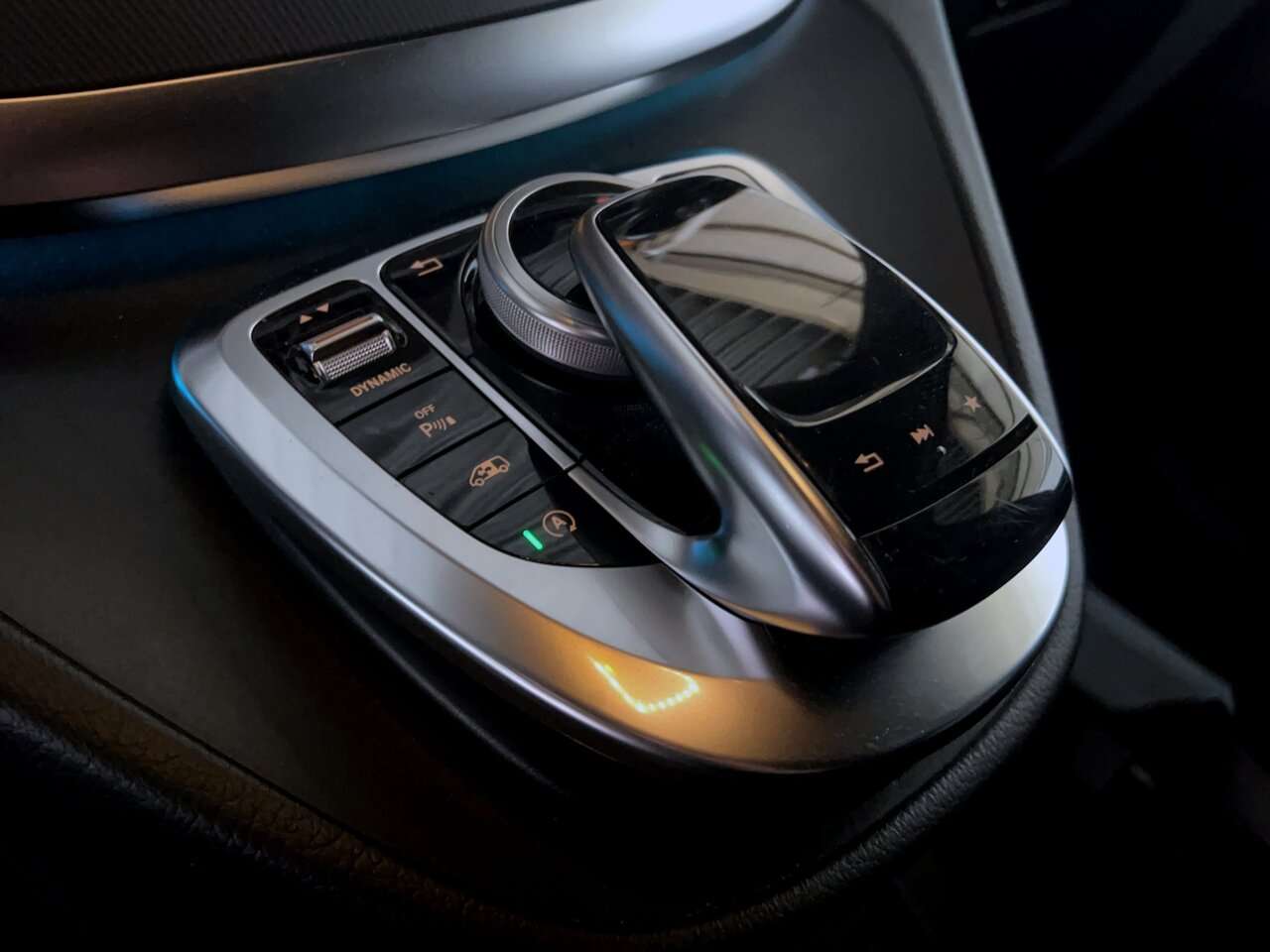 Mercedes-Benz V 250 AMG/7 plaatsen/ Avangarde/360/Leder — foto 11 van 24