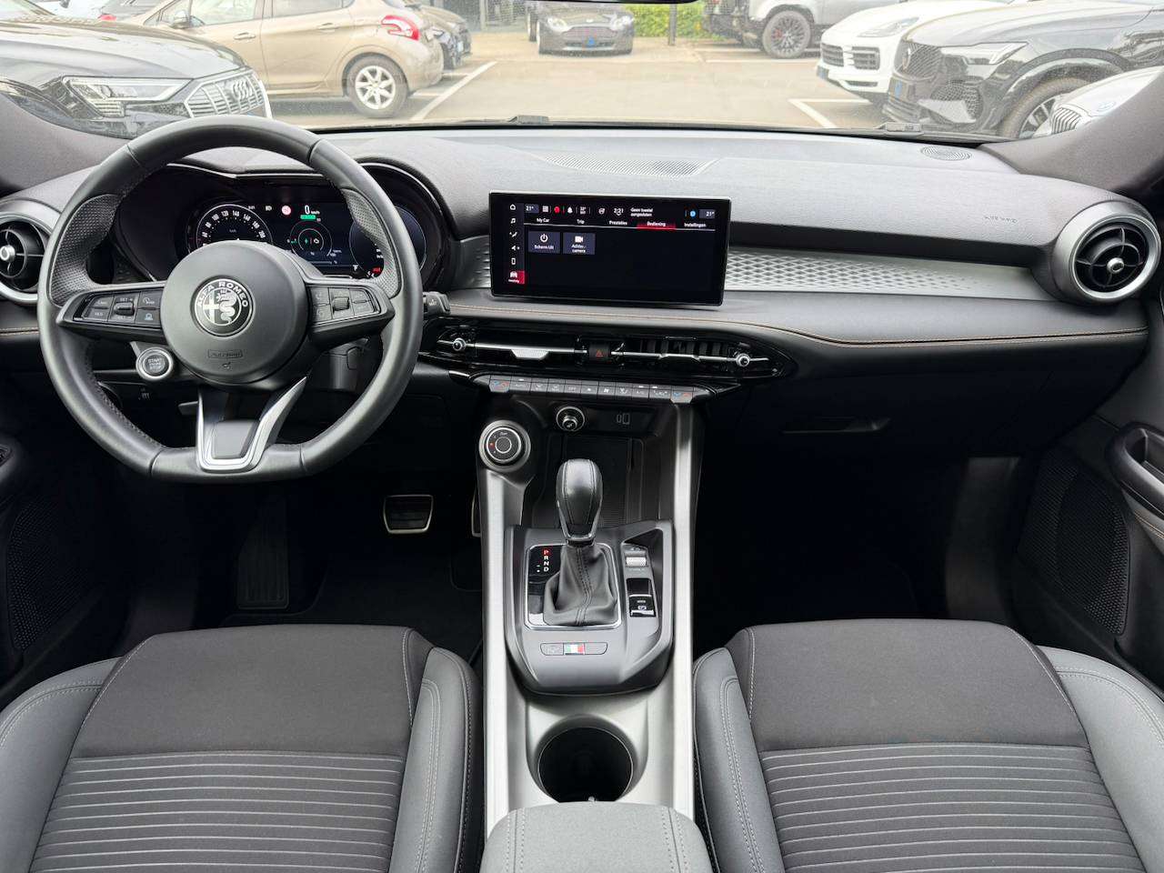Alfa Romeo Tonale MHEV SPRINT APPLE CARPLAY ADAPTIVE CRUISE KEYLESS ENTRY — foto 8 van 17