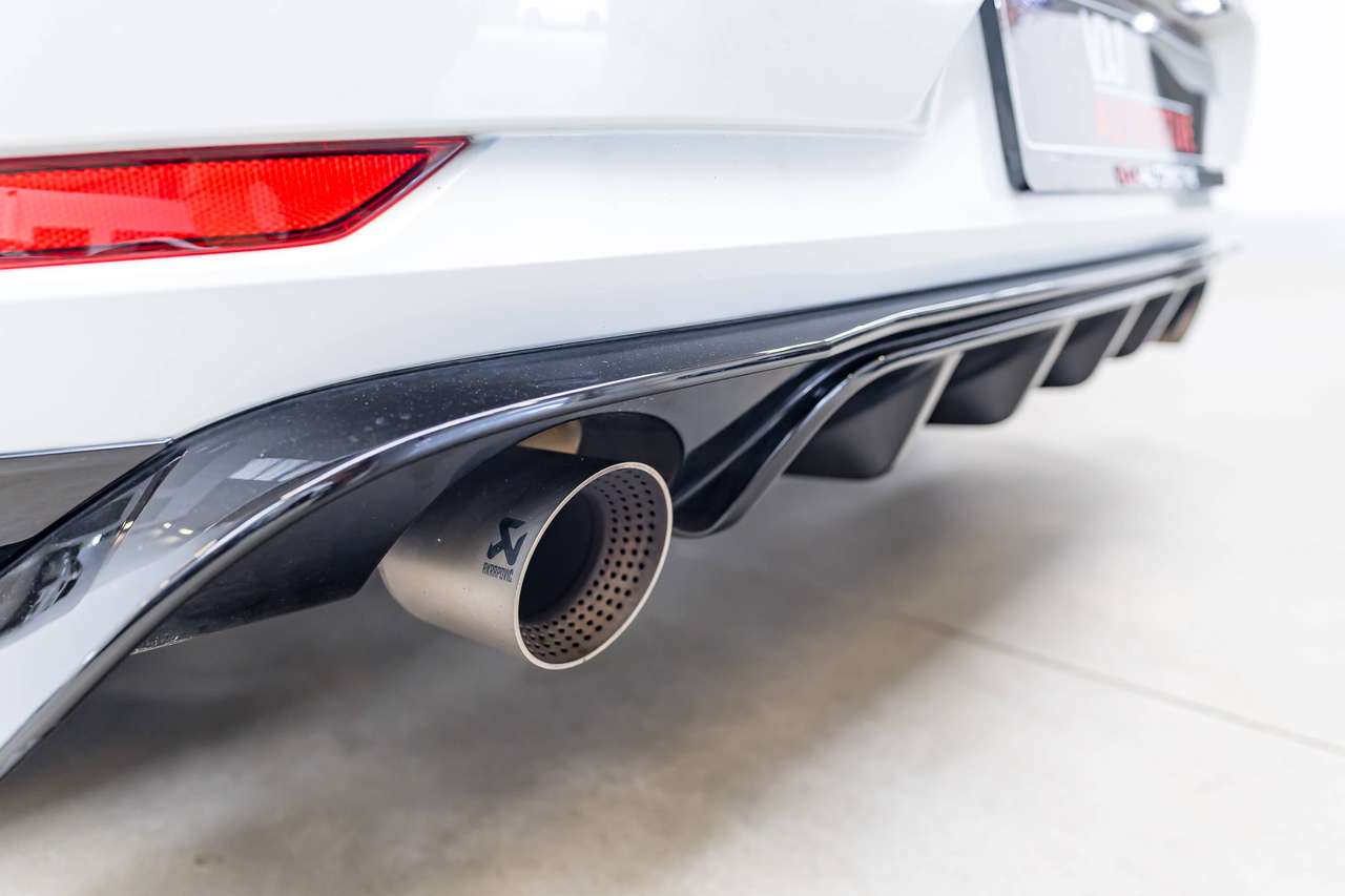 Volkswagen Golf GTI TCR|VOORKANT PPF BESCHERMD|AKRAPOVIC|PANO|CARBON|DYN-AUDIO-SYSTEEM|CAMERA|ZETELVERW.|ACC|LA|GARANTIE| — foto 15 van 25