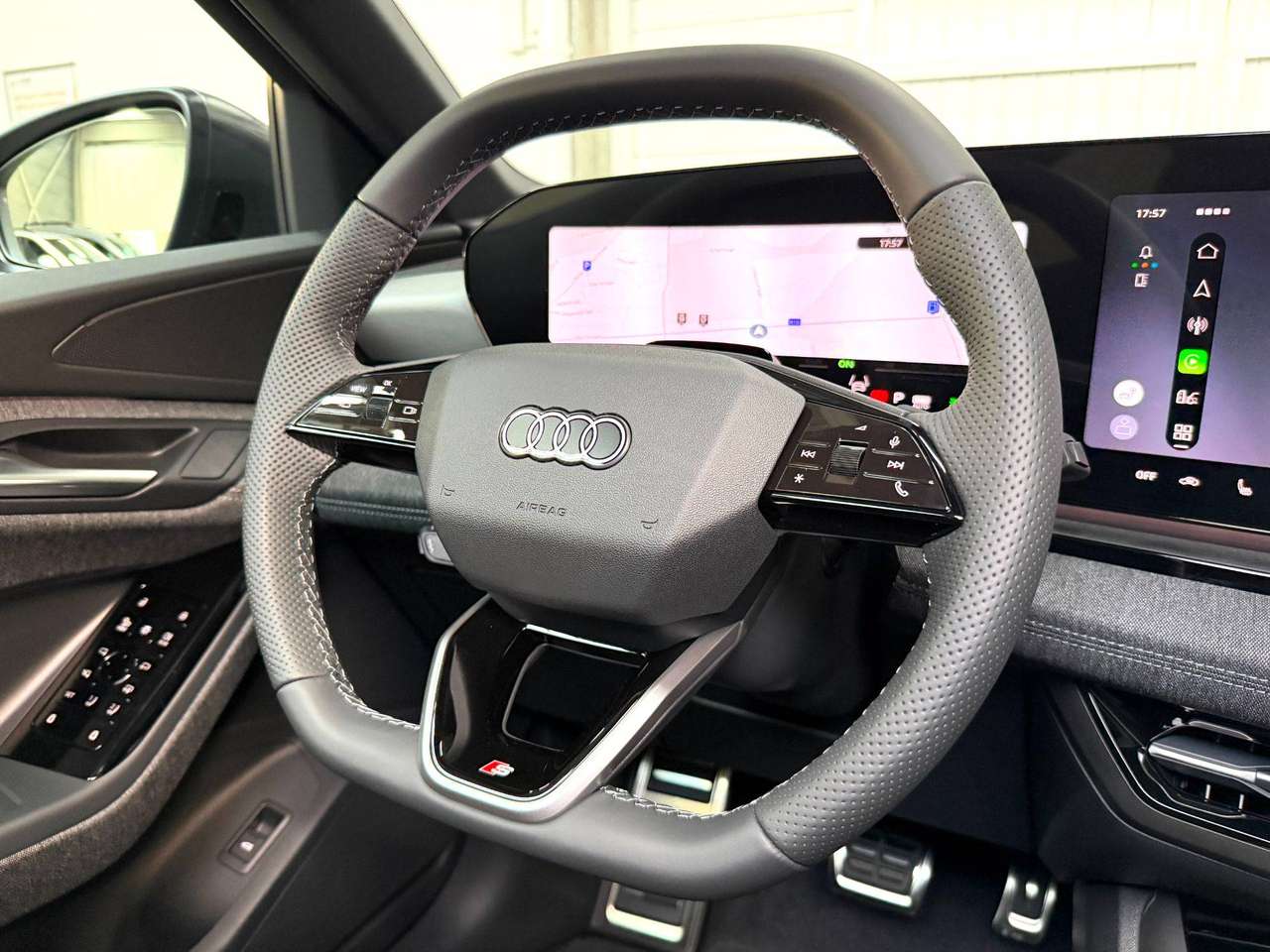 Audi Q6 e-tron Q6 e-Tron 100kWh Performance S-Line Edition PANO*TREKHAAK*360CAMERA*CARPLAY*MATRIXLED — foto 17 van 25