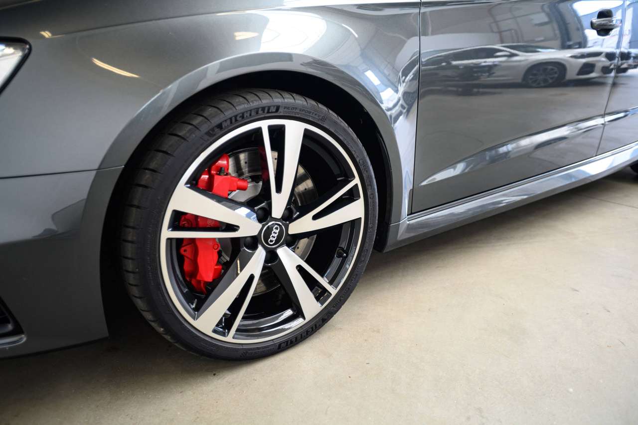 Audi RS3 Sportback 2.5 TFSI | GARANTIE | PANO | KUIPSTOELEN — foto 10 van 25