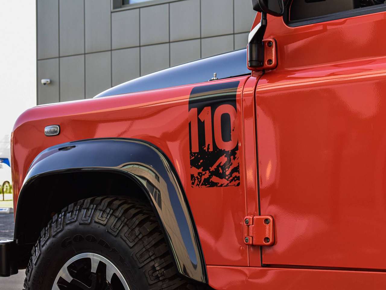 Land Rover Defender 110 2.2 TD4 / "Adventure Edition" / Firesand Orange / First Owner — foto 13 van 25