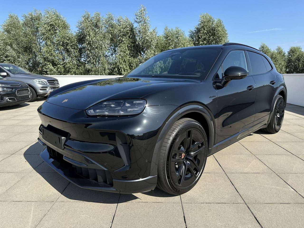 Porsche Cayenne ELECTRIC Trekhaak Pano Dak 22" Drive Assist Pano Dak — foto 2 van 19