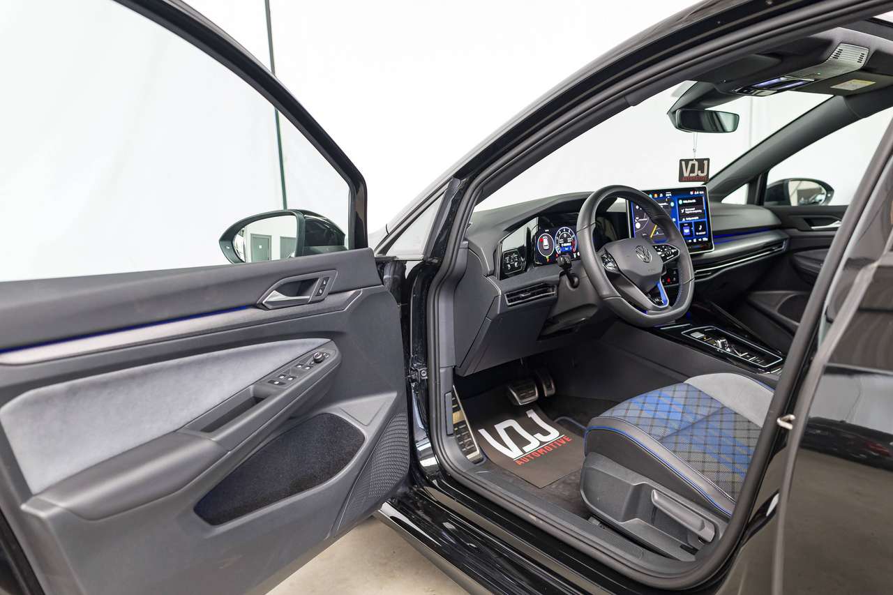 Volkswagen Golf R 4-MOTION|BLACK EDITION|AKRAPOVIC|PANO|ALCANTARA|ZETELVERW.|SFEERVERL.|IQLIGHTS|GARANTIE|ACC|LA|CAMERA| — foto 24 van 25