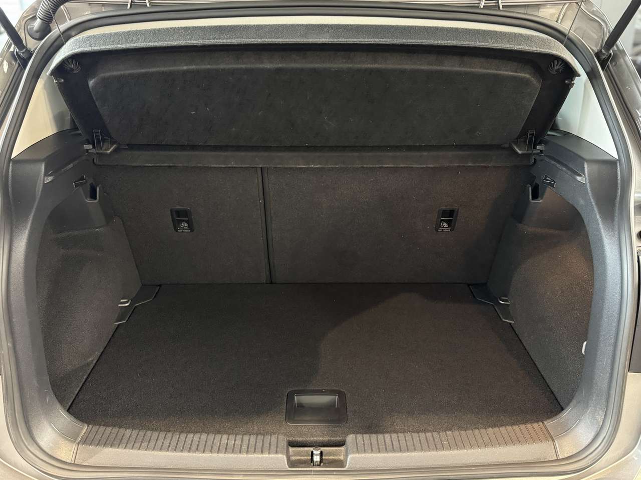 Volkswagen T-Cross 1.0 TSI DSG/AUTOMAAT 'R-Line' — foto 5 van 16