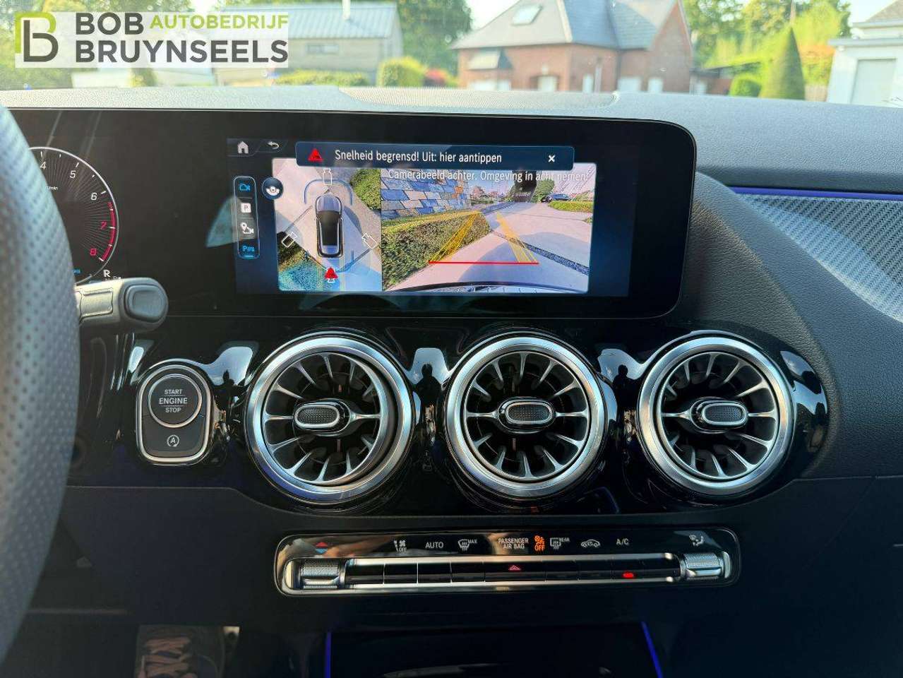Mercedes-Benz GLA 180 Amg line | Nightpakket | 360° camera | Panodak | Distronic — foto 21 van 25