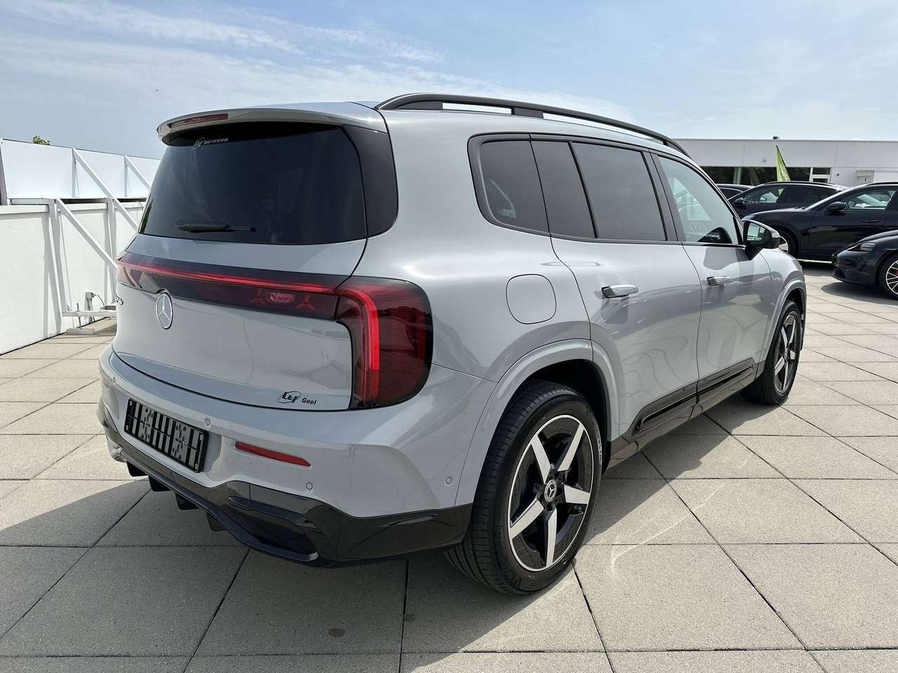 Mercedes-Benz GLB 250 + AMG LINE Electric Pano dak Memory Burmester 19" AMG — foto 7 van 19